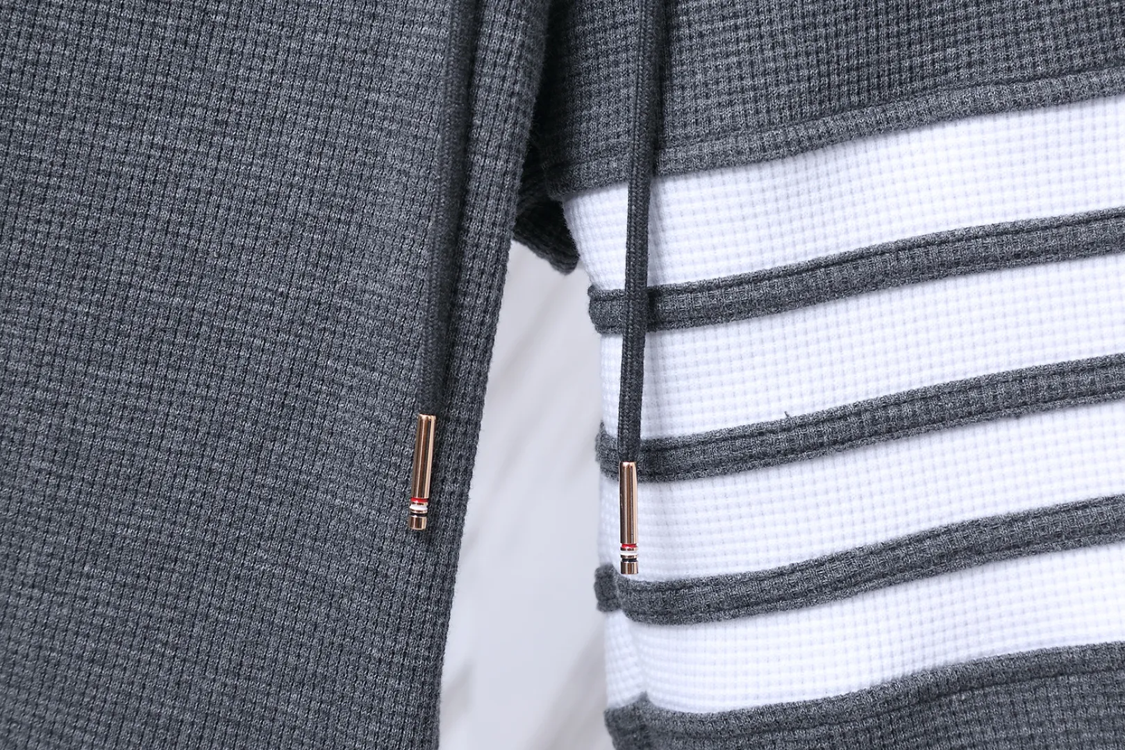 ：116（TB ） THOM BROWNE . TB Factory Same Style TB TB ：Dark Gray/Light Gray/Navy Blue/Black Size：0/1/2/3/4